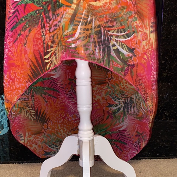 Medium Tropical Dress 🌴 - Picture 3 of 4